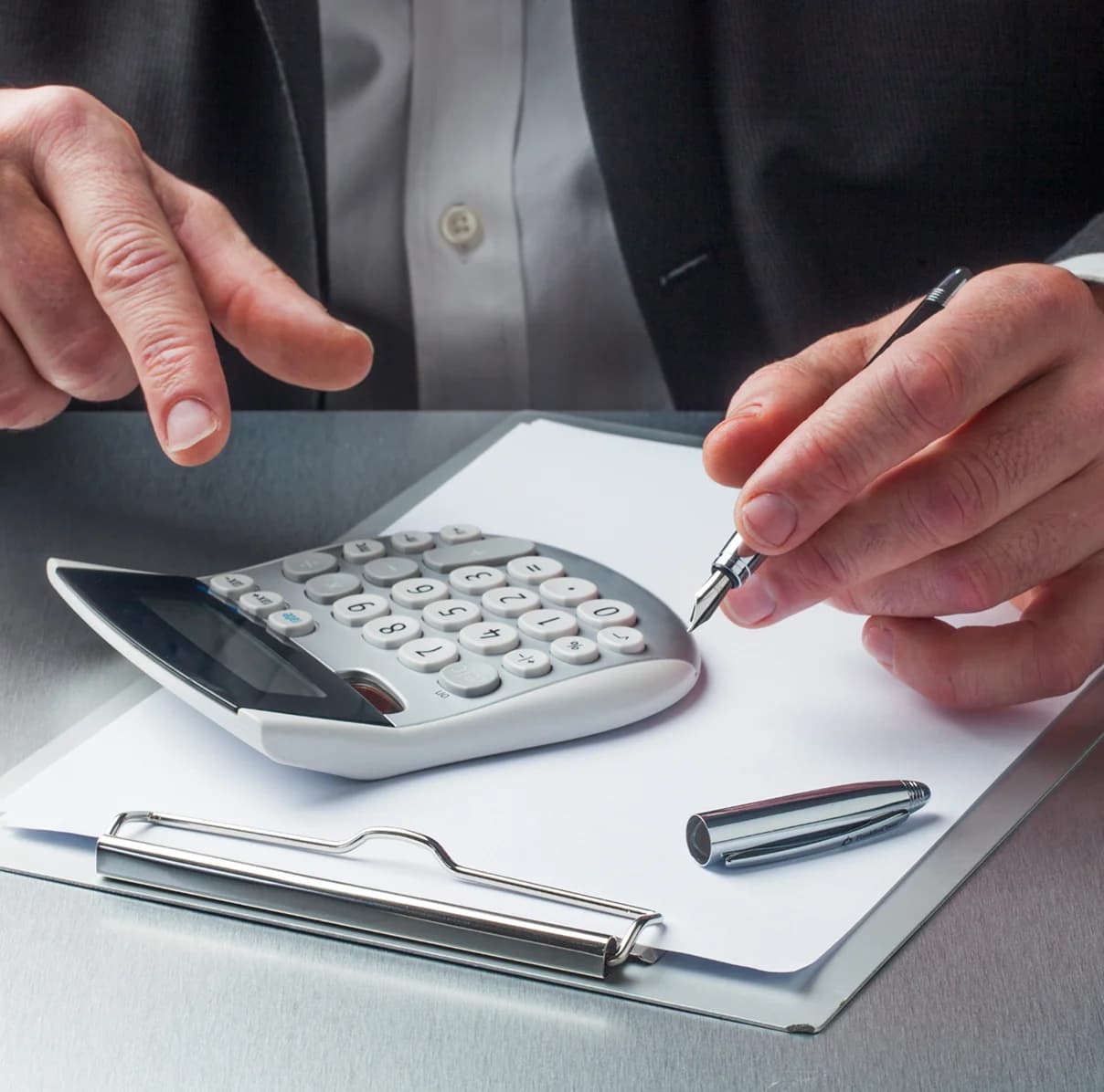 Outdoor billboards & hoardings